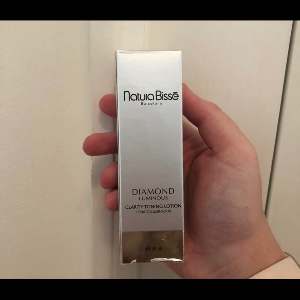 Natura Bisse Clarity Toning Lotion & makeup bag